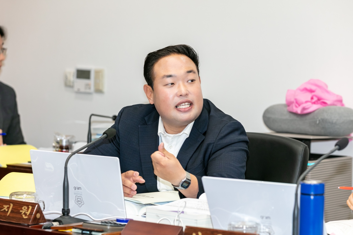 20250610-023[IMG_9787-제288회 제1차 정례회 예산결산특별위원회 2024회계연도 세입세출결산승인안 심사활동.jpg