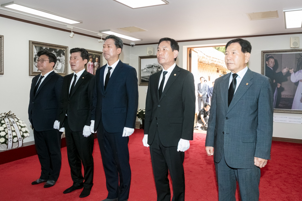 20250606-075[IMG_9614-제70회 현충일 박정희 대통령 생가 참배.jpg