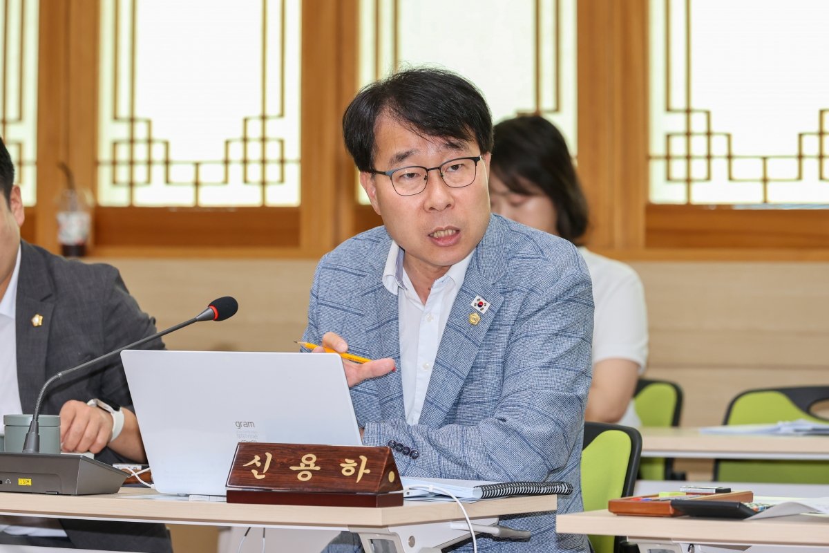20250617-010[AMG_2305-1-제288회 제1차 정례회 산업건설위원회 선산출장소 2025년도 행정사무감사 활동.JPG