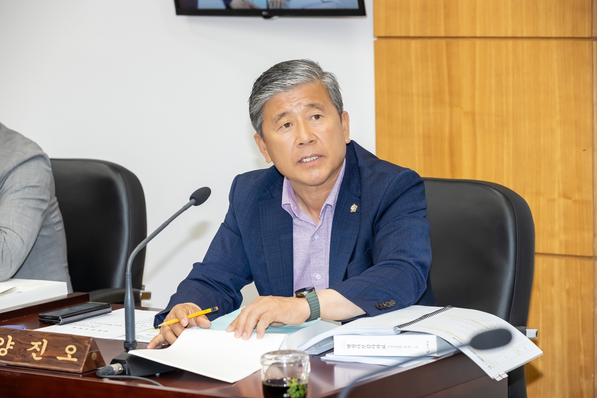 20250612-053[AMG_1586-제288회 제1차 정례회 산업건설위원회 소관 2025년도 행정사무감사 활동.jpg