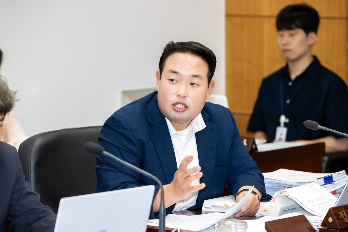 20250612-060[AMG_1667-제288회 제1차 정례회 산업건설위원회 소관 2025년도 행정사무감사 활동.jpg