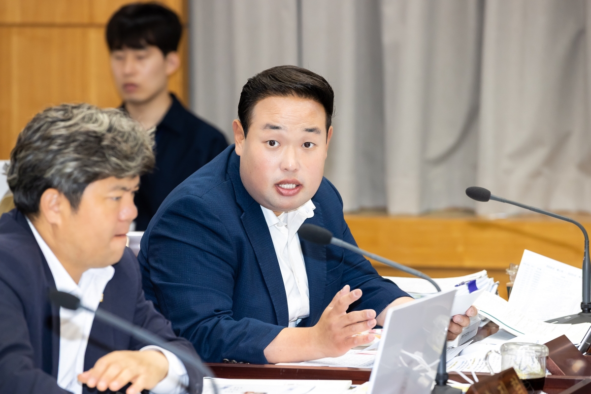 20250612-061[AMG_1670-제288회 제1차 정례회 산업건설위원회 소관 2025년도 행정사무감사 활동.jpg