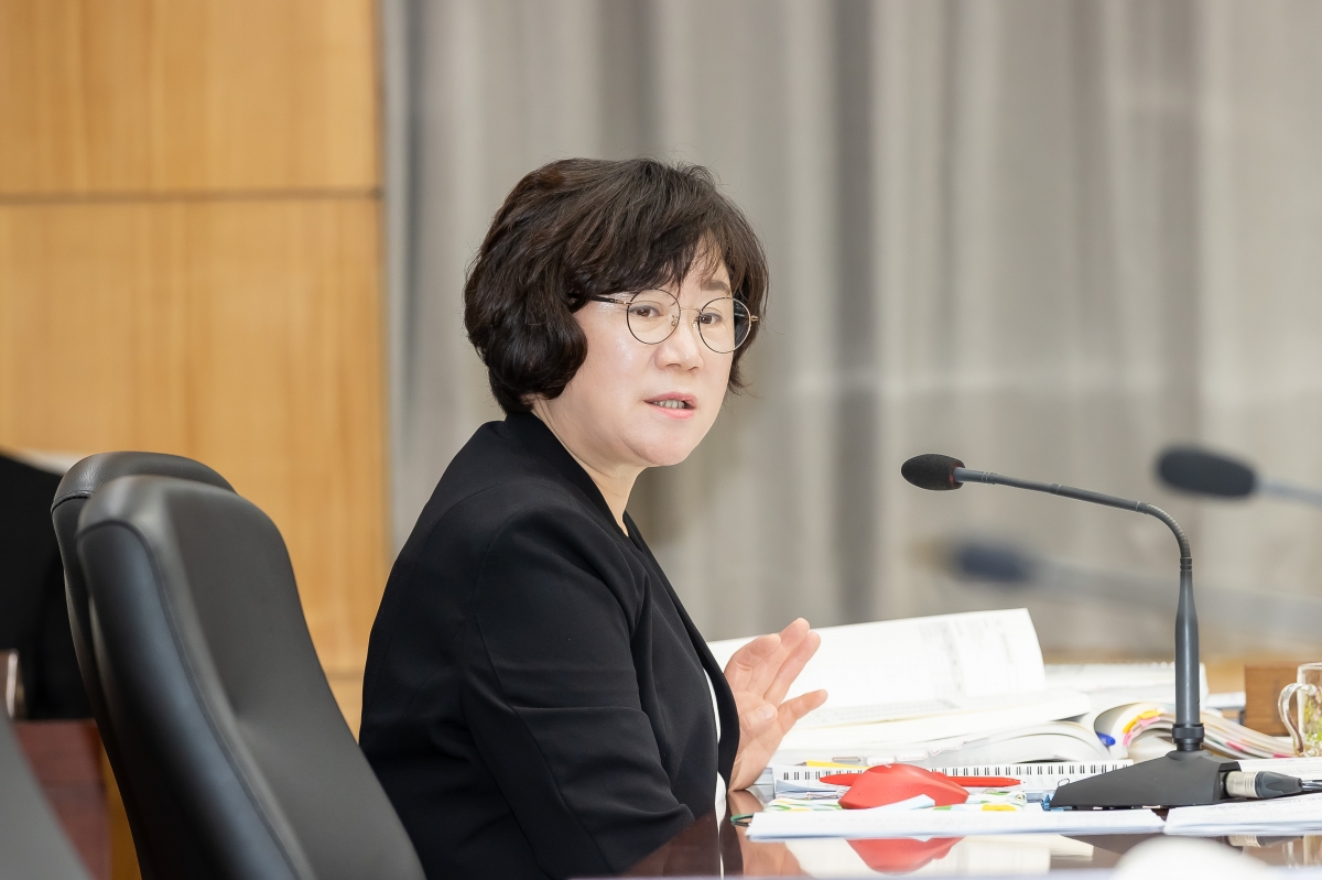 20250613-023[AMG_1891-제288회 제1차 정례회 문화환경위원회 소관 2025년도 행정사무감사 활동.jpg
