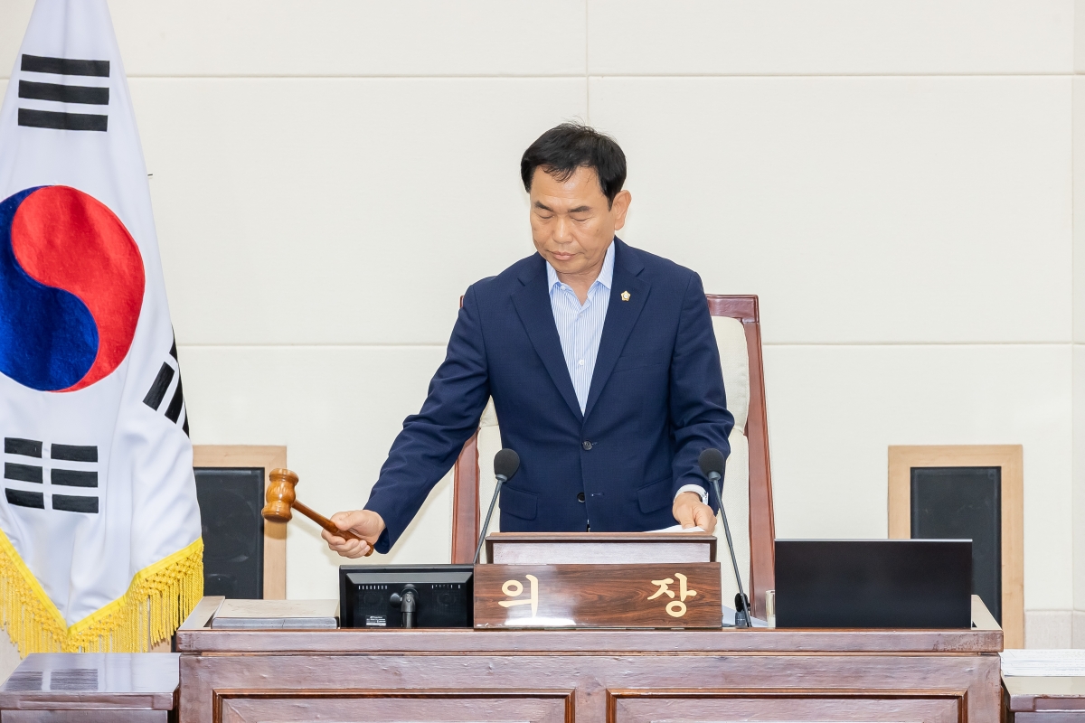20250623-001[AMG_2942-제288회 제1차 정례회 제2차 본회의시 박교상 의장 회의주재.jpg