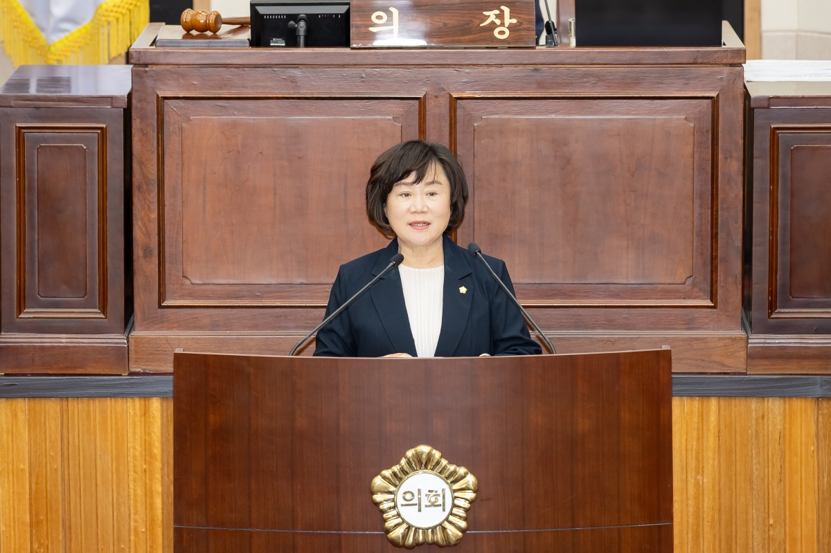 20250623-021[AMG_2991-제288회 제1차 정례회 제2차 본회의시 이정희 문화환경위원회 간사 조례안 심사결과보고.jpg