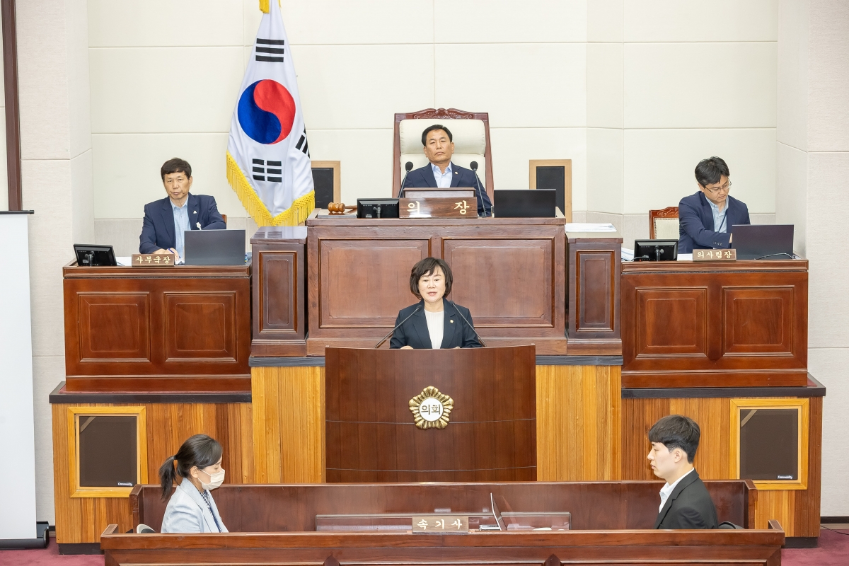 20250623-022[AMG_2996-제288회 제1차 정례회 제2차 본회의시 이정희 문화환경위원회 간사 조례안 심사결과보고.jpg