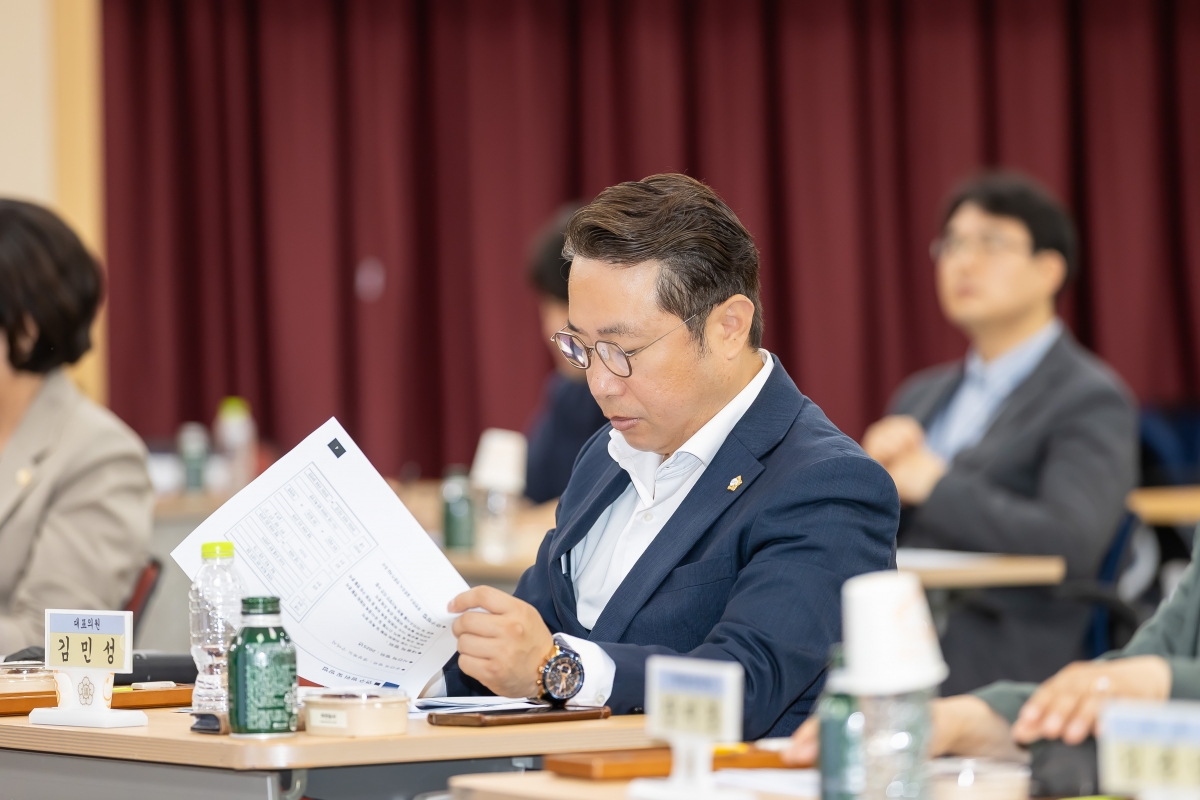 20250625-041[AMG_3163-의원연구단체 구미시 각종 위원회 실태 분석 연구회 발대식 및 착수보고회.jpg