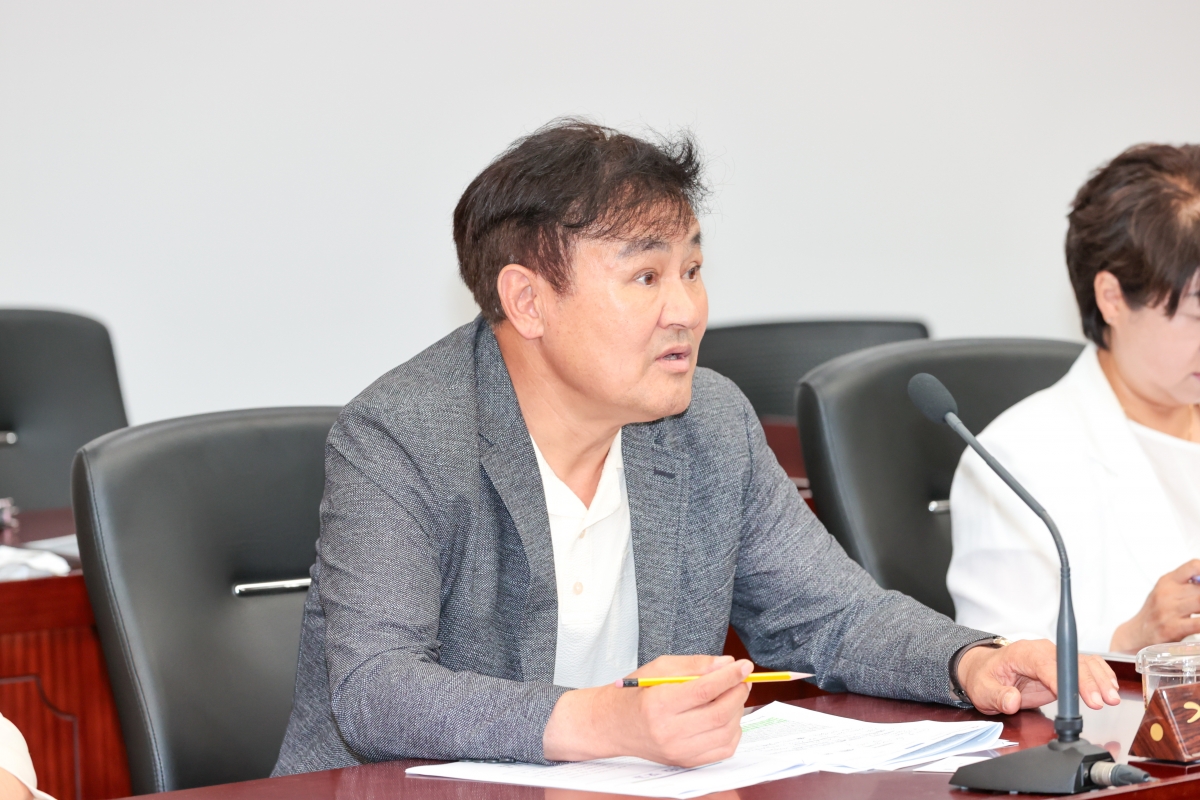 20250707-008[AMG_3766-1-폐회중 의회운영위원회 활동.JPG