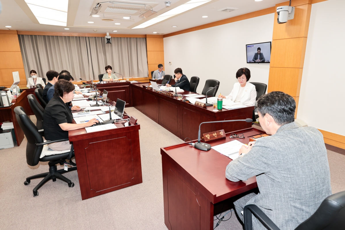 20250718-002[AMG_4528-1-제289회 임시회 기획행정원회 2025년도 제1회 추가경정예산안 및 기금운용계획변경안 예비심사활동.JPG