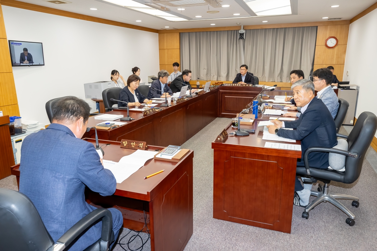 20250716-036[AMG_4411-제289회 임시회 산업건설위원회 조례안 심사활동.jpg