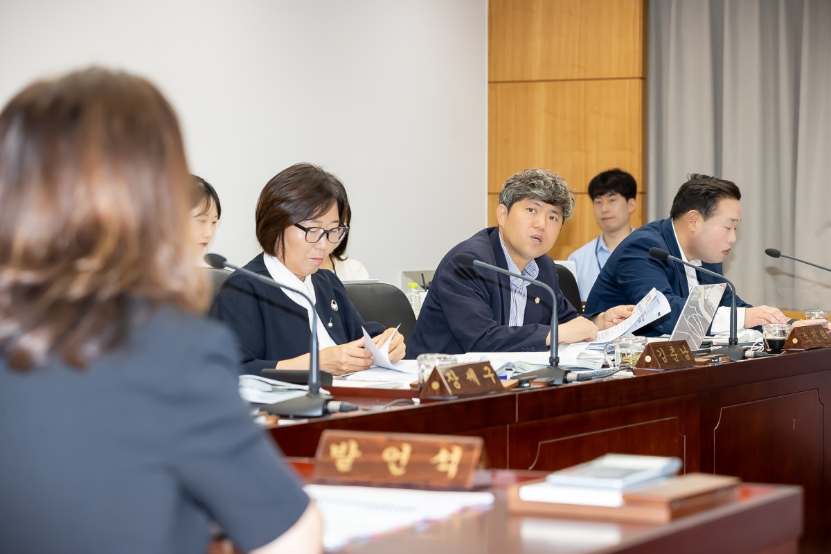 20250717-008[AMG_4494-제289회 임시회 산업건설원회 2025년도 제1회 추가경정예산안 및 기금운용계획변경안 예비심사활동.jpg