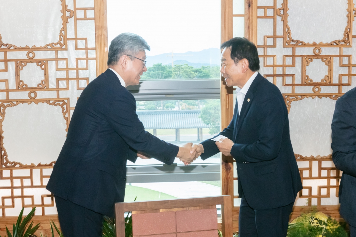 20250902-007[IMG_11583-국방반도체 및 관련분야 공동연구사업 추진을 위한 MOU 체결식.JPG