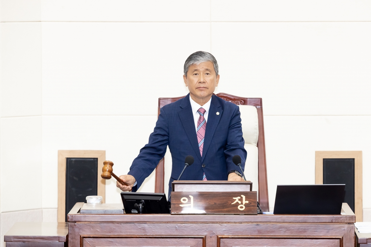 20250910-005[AMG_7154-제290회 임시회 제1차 본회의시 양진오 부의장 회의주재.jpg