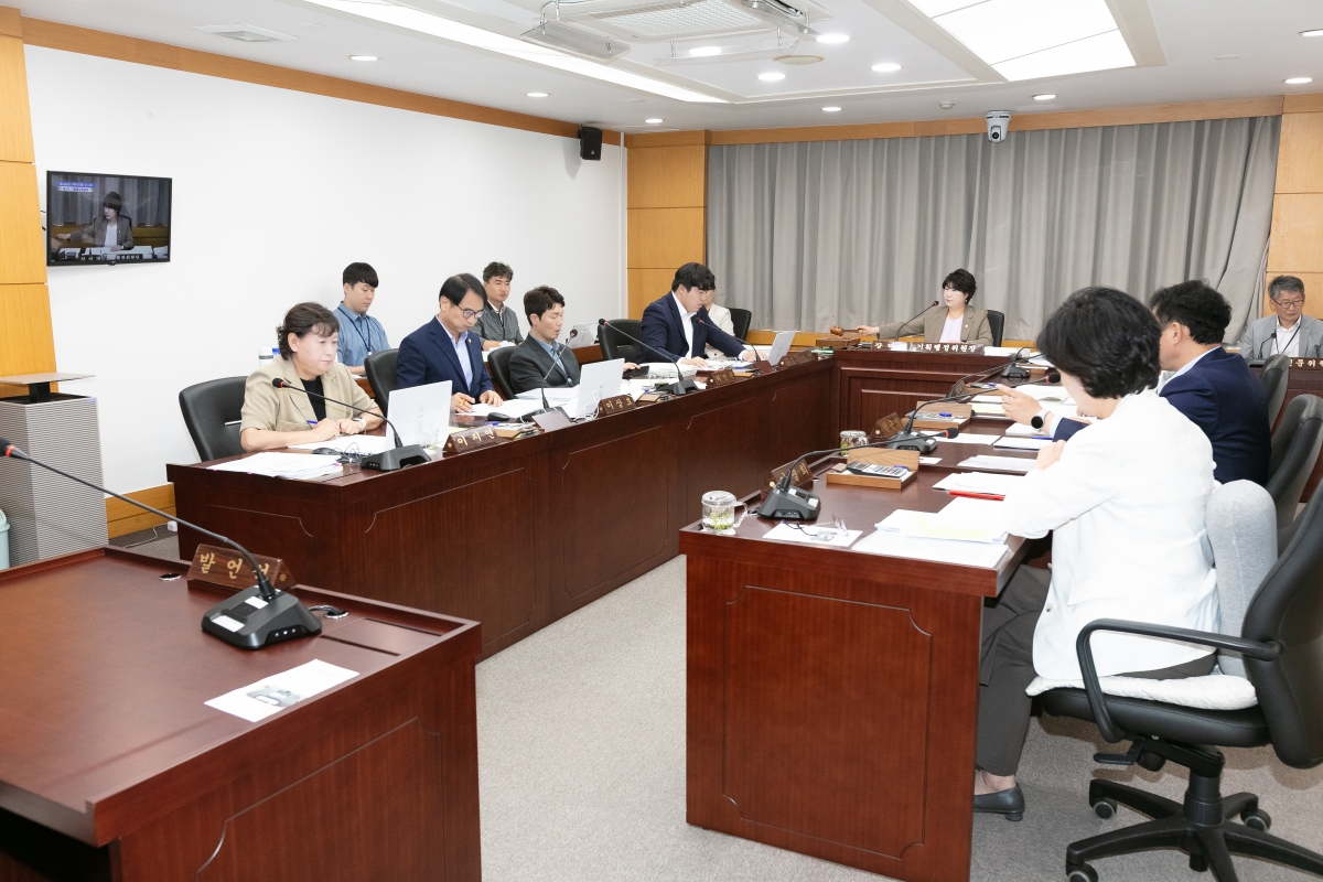 20250911-042[IMG_1632-제290회 임시회시 기획행정위원회 조례안 등 심사활동.jpg