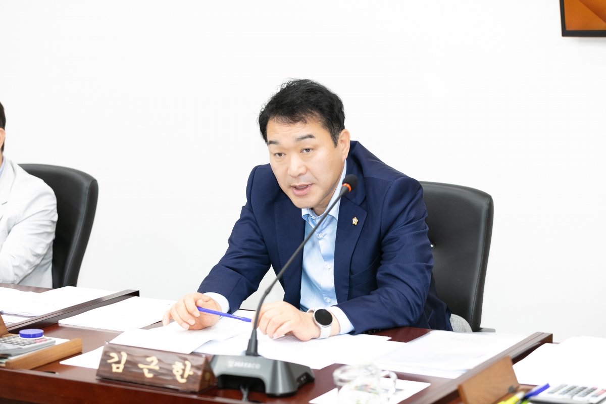 20250911-031[IMG_1596-제290회 임시회시 기획행정위원회 조례안 등 심사활동.jpg