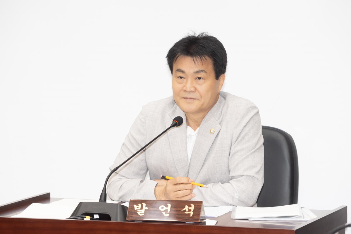 20250911-085[AMG_7450-제290회 임시회시 문화환경위원회 조례안 등 심사활동.jpg