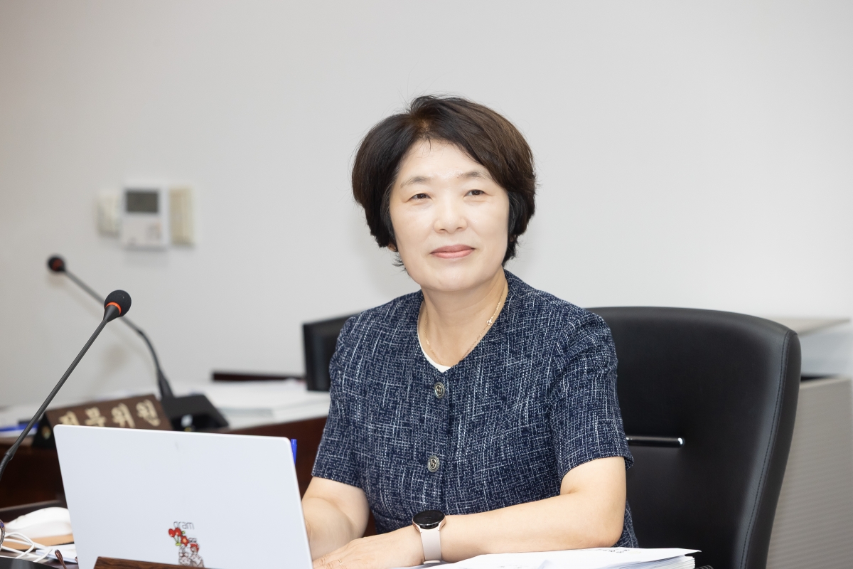 20250911-068[AMG_7332-제290회 임시회시 문화환경위원회 조례안 등 심사활동.jpg