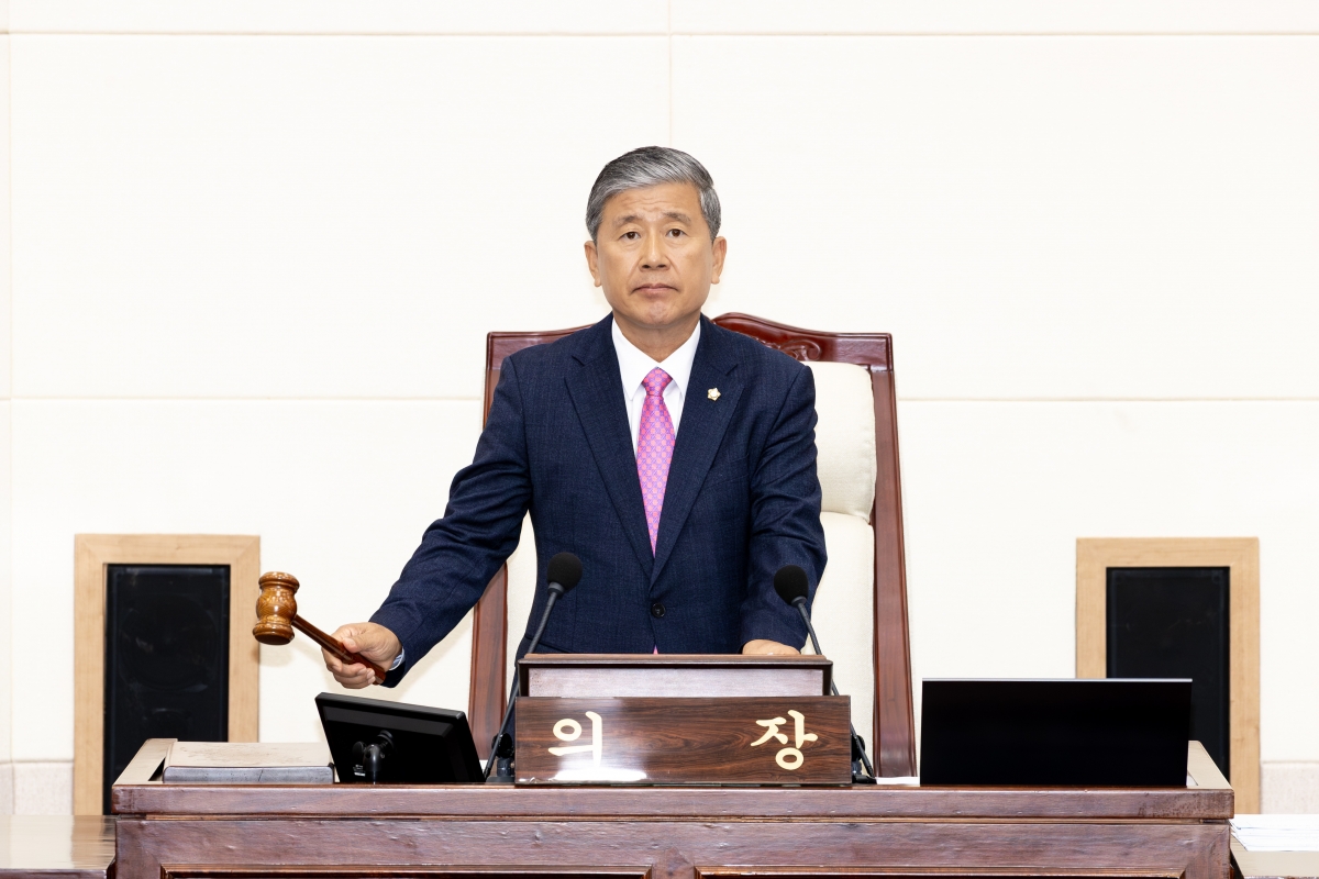 20251015-018[AMG_0329-제291회 임시회 제1차 본회의시 양진오 부의장 회의주재.jpg