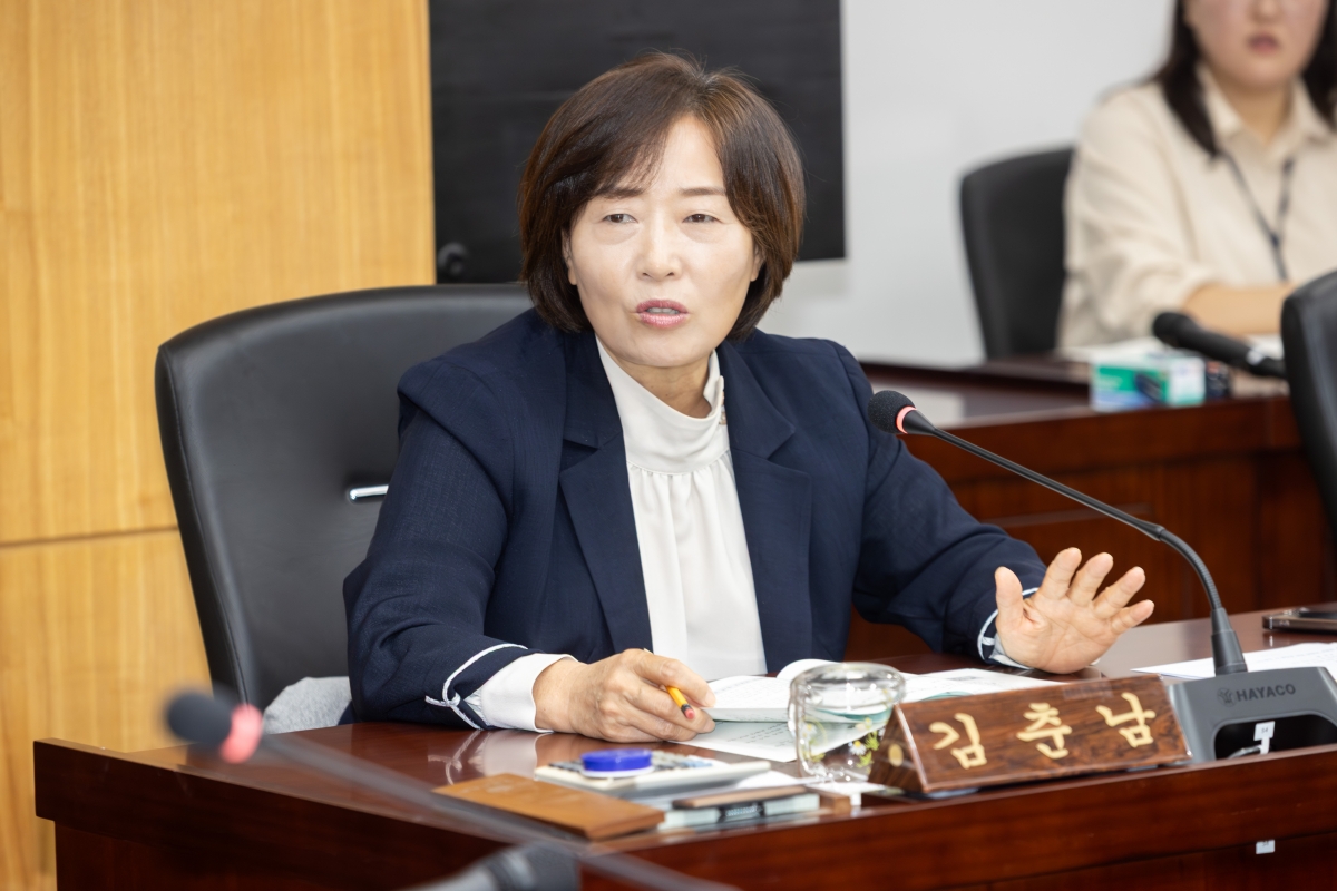 20251016-010[AMG_0385-제291회 임시회시 의회운영위원회 소관 2026년도 주요업무계획안 청취활동.jpg