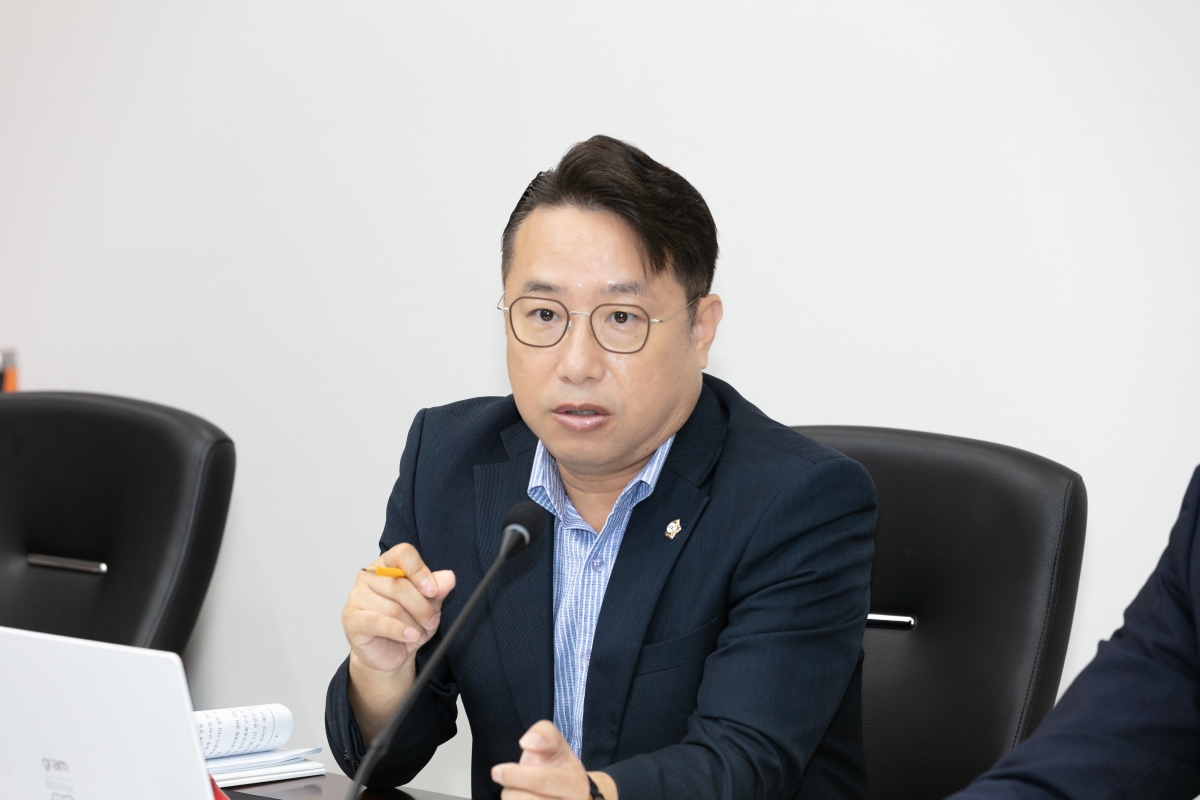 20251016-037[IMG_2189-제291회 임시회시 기획행정위원회 조례안 등 심사활동.jpg