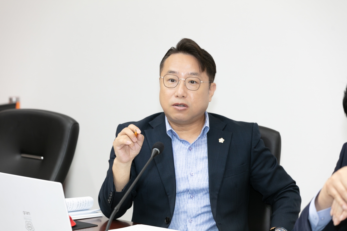 20251016-036[IMG_2186-제291회 임시회시 기획행정위원회 조례안 등 심사활동.jpg