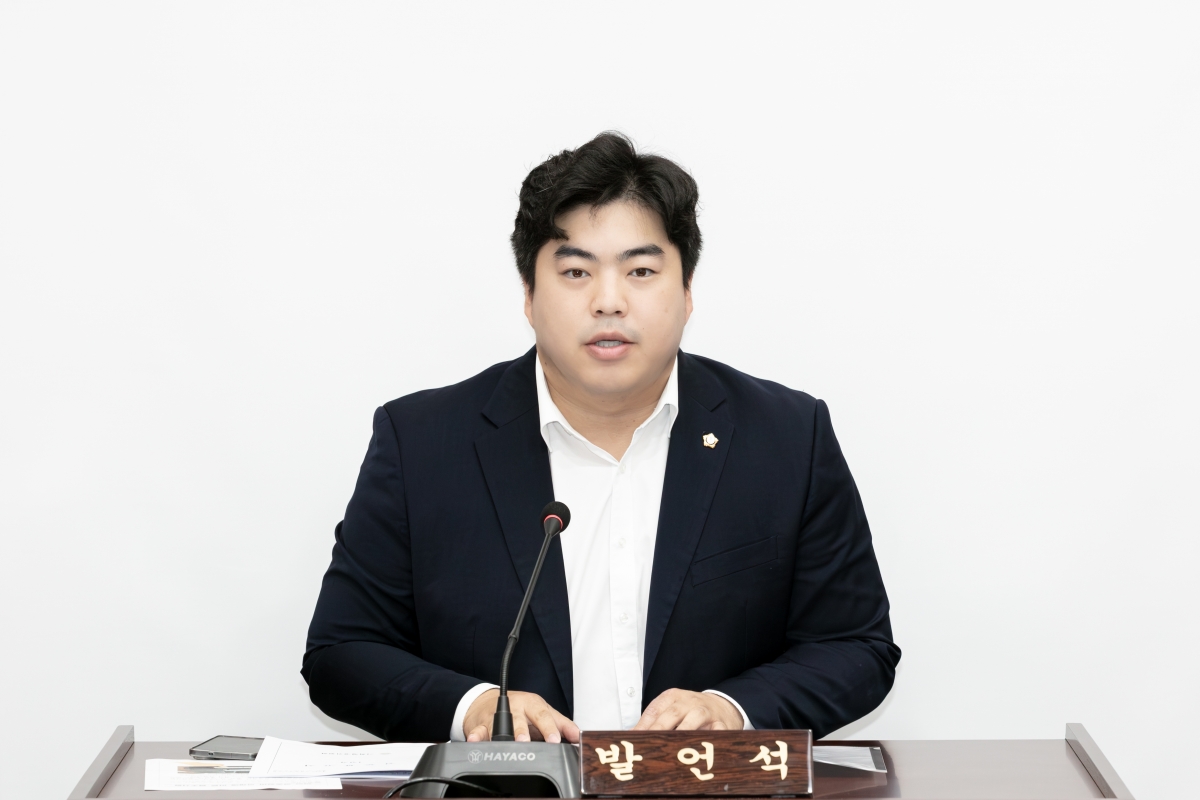 20251016-019[IMG_2059-제291회 임시회시 기획행정위원회 조례안 등 심사활동.jpg