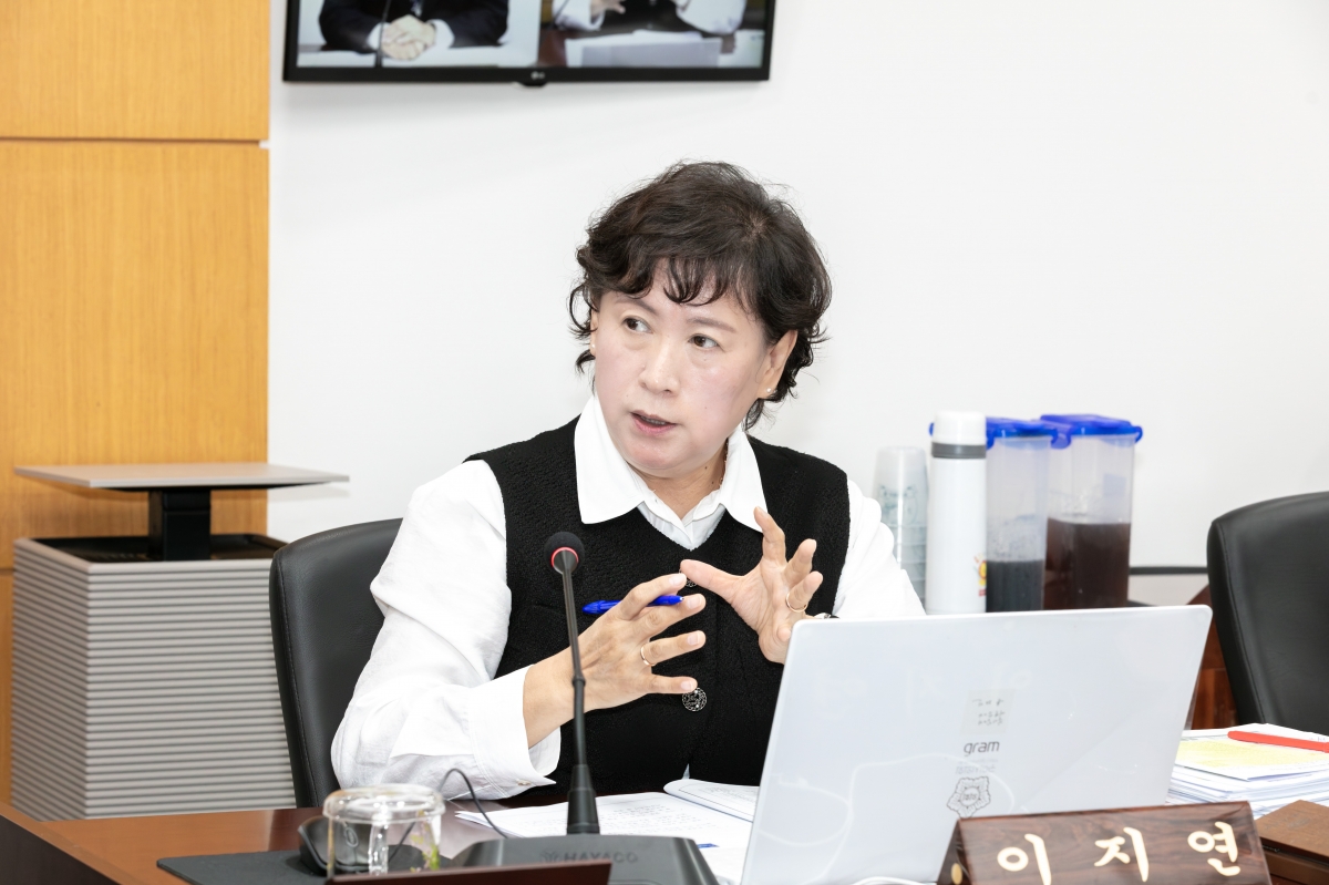 20251016-048[IMG_2245-제291회 임시회시 기획행정위원회 조례안 등 심사활동.jpg