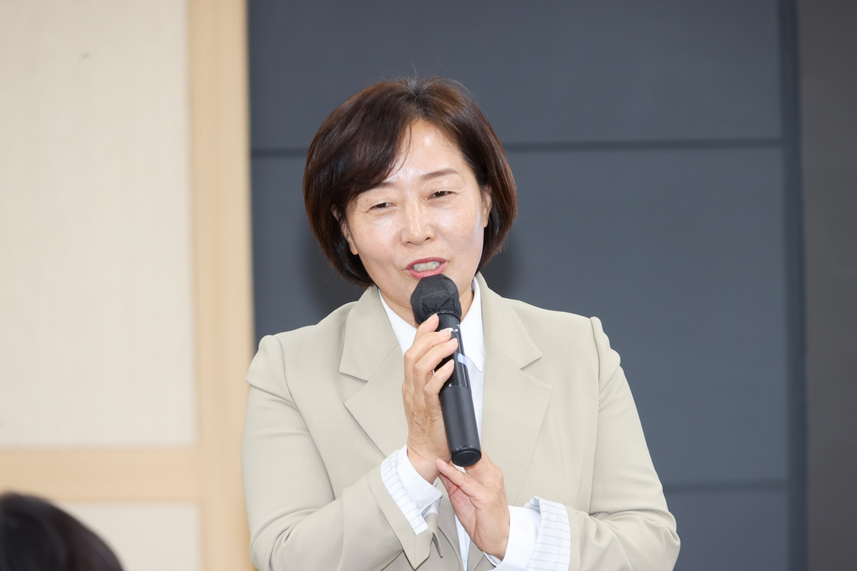 20251020-045[AMG_2054-1-의원연구단체 구미시 각종 위원회 실태분석연구회 최종보고회.JPG