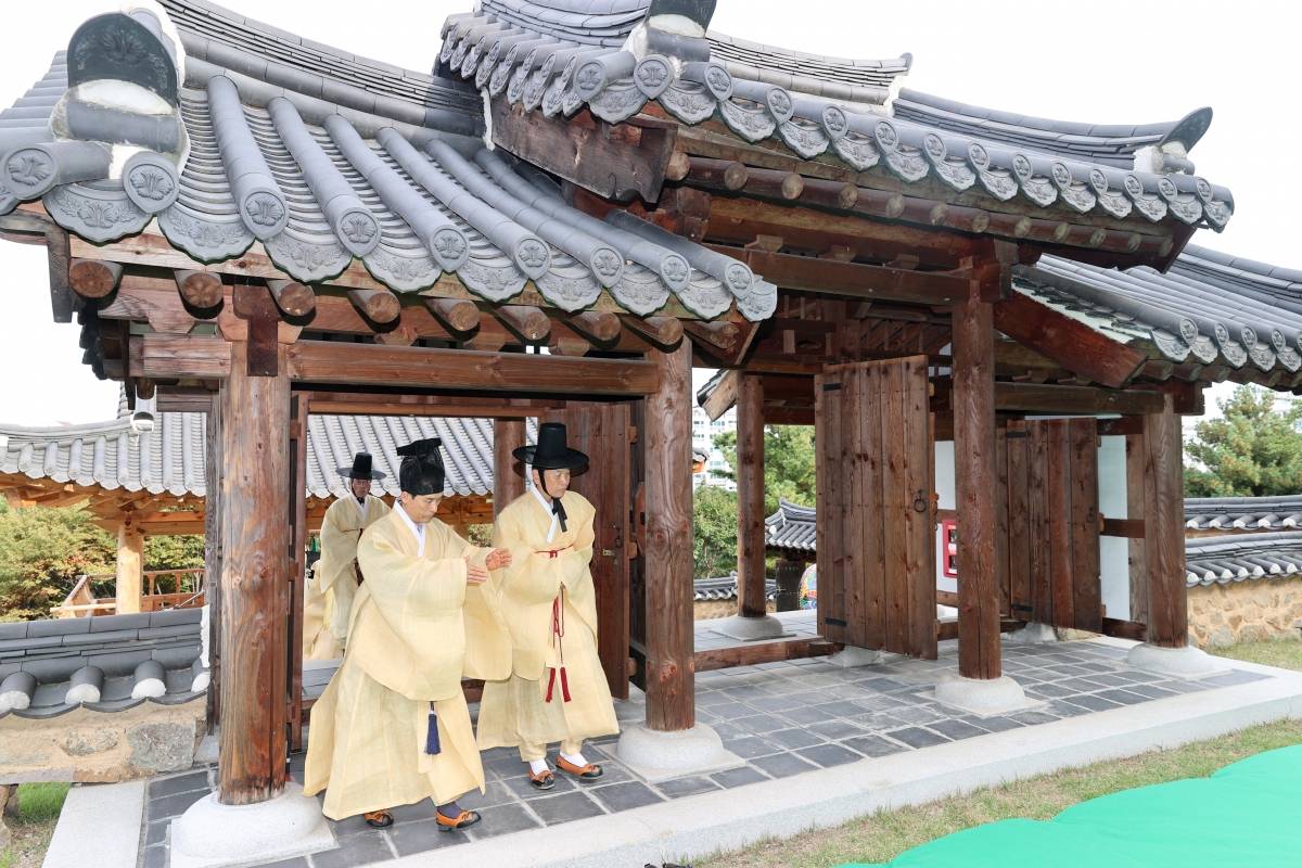 20251021-004[AMG_2121-1-왕산 허위 선생 순국 117주기 추모행사.JPG