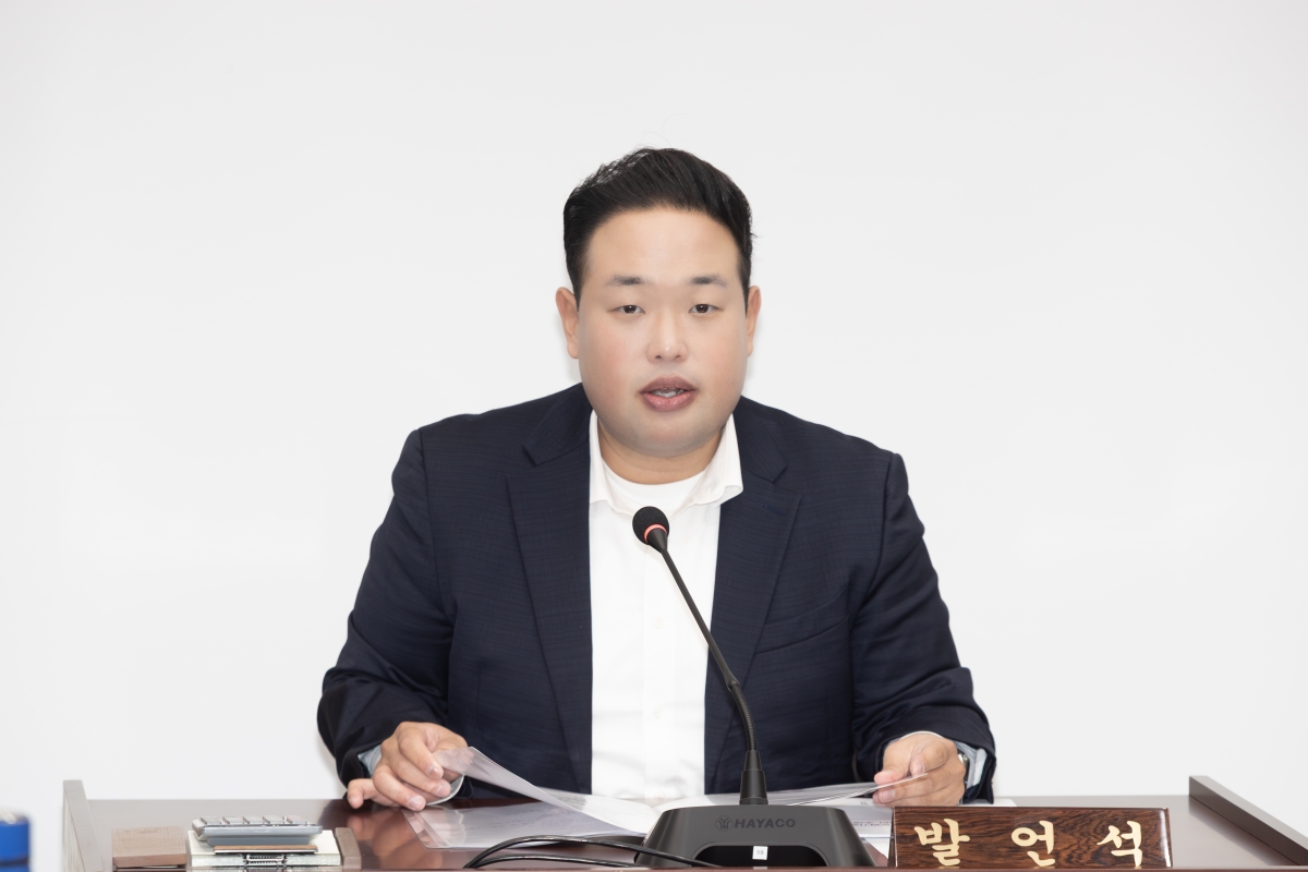 20251016-057[AMG_0438-제291회 임시회시 산업건설위원회 조례안 등 심사활동.jpg