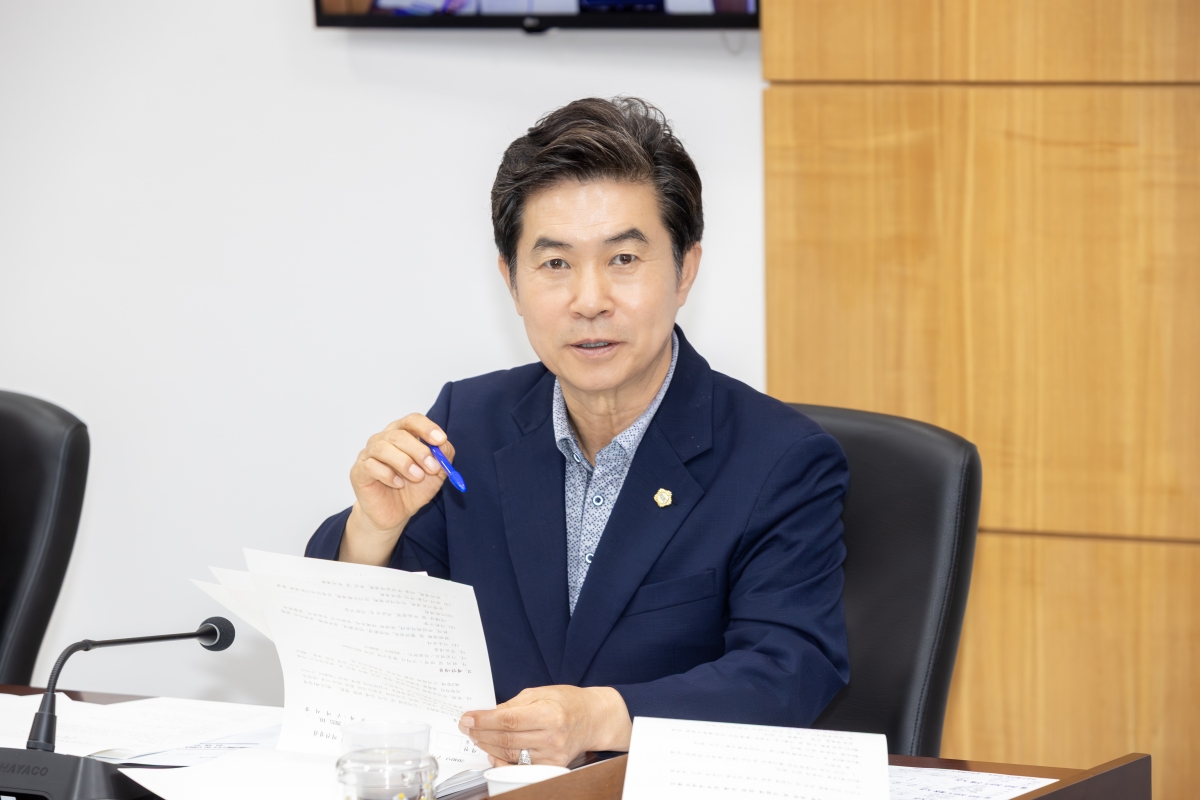 20251016-090[AMG_0549-제291회 임시회시 문화환경위원회 조례안 등 심사활동.jpg