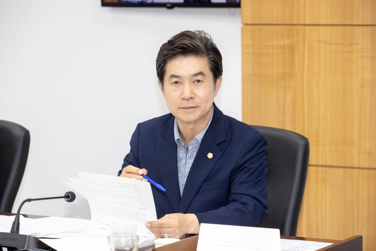 20251016-091[AMG_0551-제291회 임시회시 문화환경위원회 조례안 등 심사활동.jpg