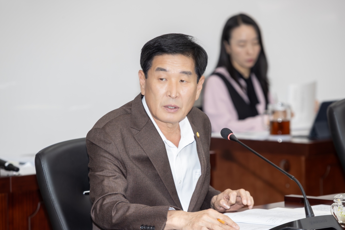 20251016-078[AMG_0484-제291회 임시회시 문화환경위원회 조례안 등 심사활동.jpg