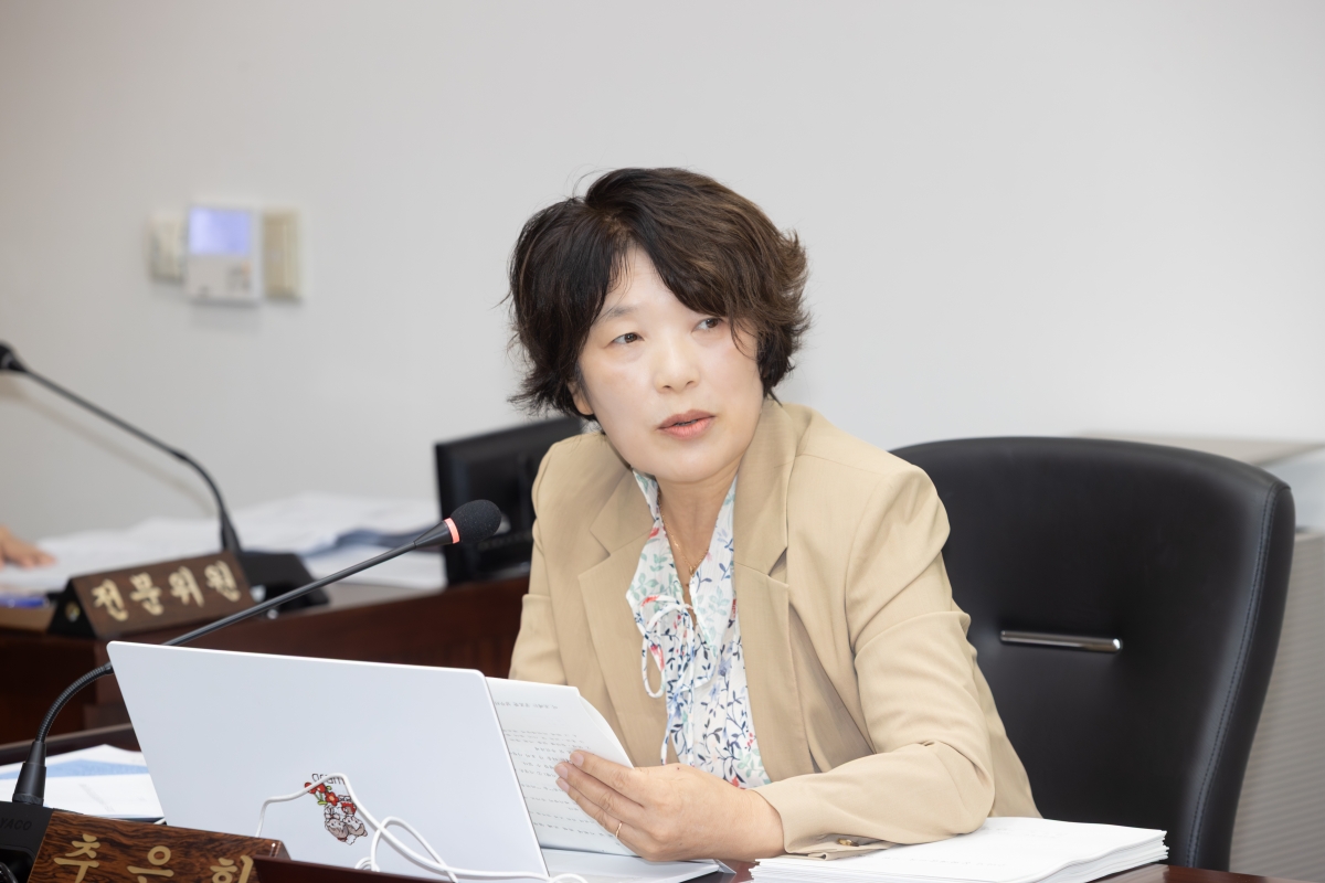 20251016-073[AMG_0445-제291회 임시회시 문화환경위원회 조례안 등 심사활동.jpg