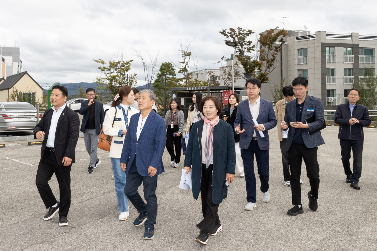 20251022-018[AMG_2490-의원연구단체 구미시 청년일자리 정책연구회 의성군 청년마을 공유주거지 현장방문.jpg