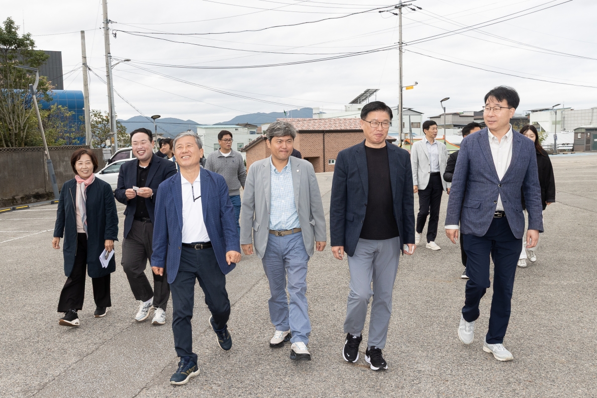 20251022-001[AMG_2425-의원연구단체 구미시 청년일자리 정책연구회 의성군 청년마을 공유주거지 현장방문.jpg