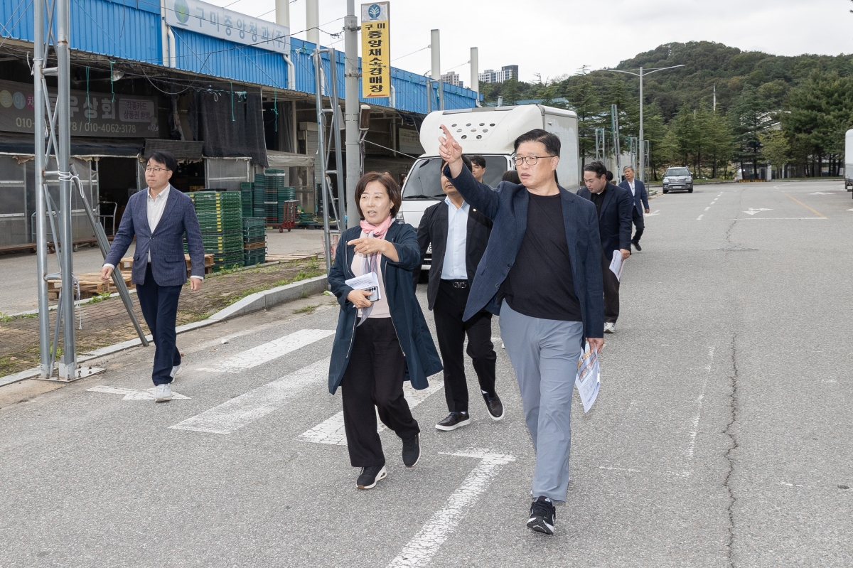 20251022-084[AMG_2671-제291 임시회시 산업건설위원회 구미시농산물도매시장 현장방문활동.jpg