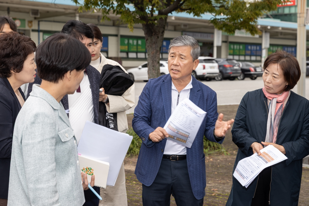 20251022-053[AMG_2585-제291 임시회시 산업건설위원회 구미시농산물도매시장 현장방문활동.jpg