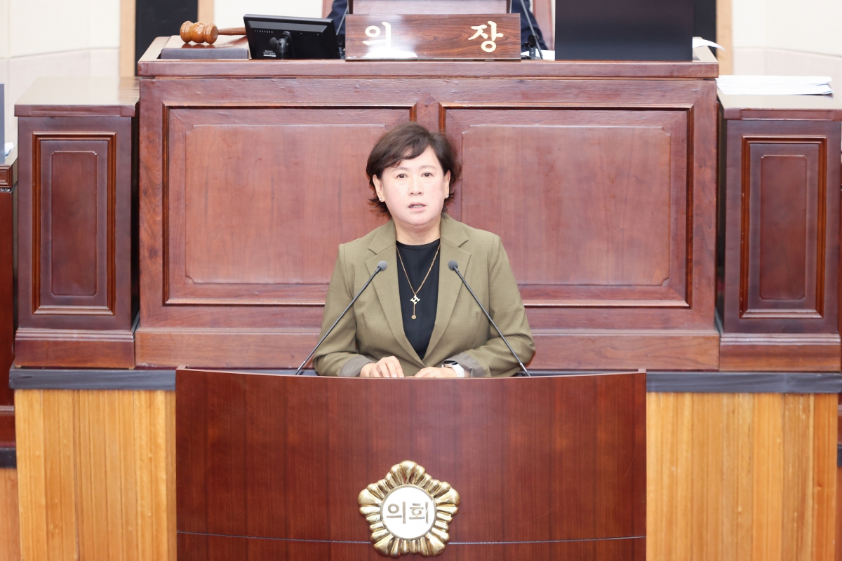 20251024-035[AMG_3035-1-제291회 임시회 제2차 본회의시 이지연 의원 2026년도 지방채 발행 동의안 건과 관련 반대토론.JPG