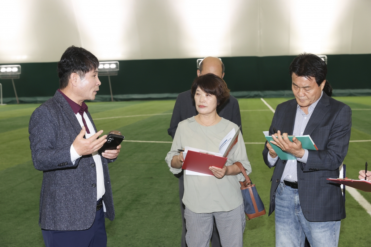 20251017-024[AMG_1002-1-제291회 임시회시 문화환경위원회 춘천시 송암스포츠타운 에어돔 현장방문.jpg