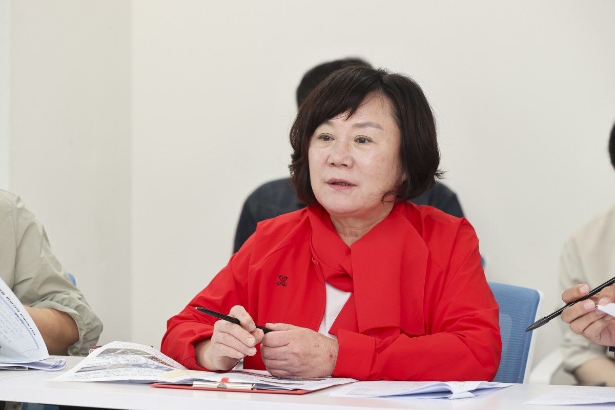 20251017-043[AMG_1047-1-제291회 임시회시 문화환경위원회 춘천시 송암스포츠타운 에어돔 현장방문.jpg