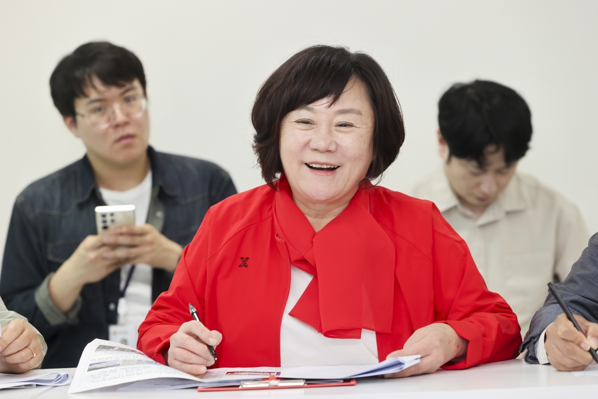 20251017-048[AMG_1055-1-제291회 임시회시 문화환경위원회 춘천시 송암스포츠타운 에어돔 현장방문.jpg