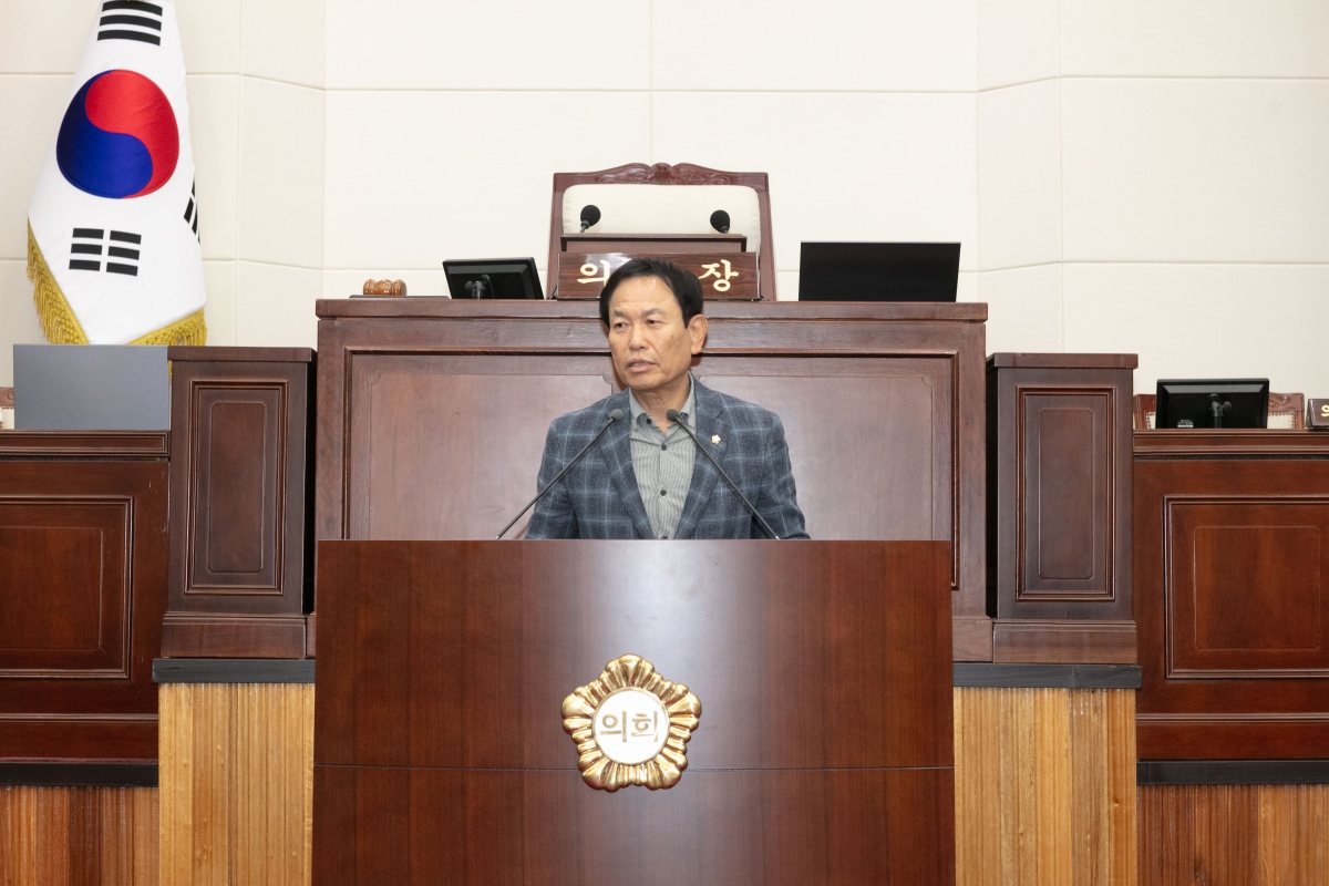 20251017-210[IMG_2395-장인희, 강천호 명예퇴직자 퇴임식.jpg