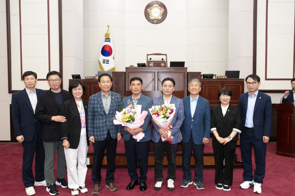 20251017-226[IMG_2440-장인희, 강천호 명예퇴직자 퇴임식.jpg