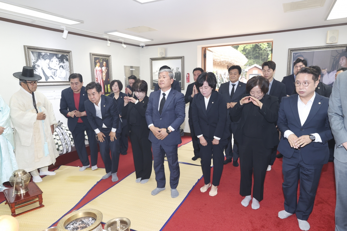 20251026-047[AMG_3344-1-박정희대통령 서거 46주기 추도제 및 추도식.jpg