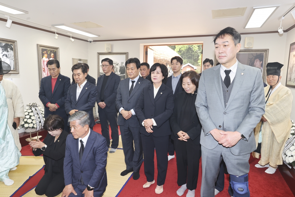 20251026-041[AMG_3333-1-박정희대통령 서거 46주기 추도제 및 추도식.jpg