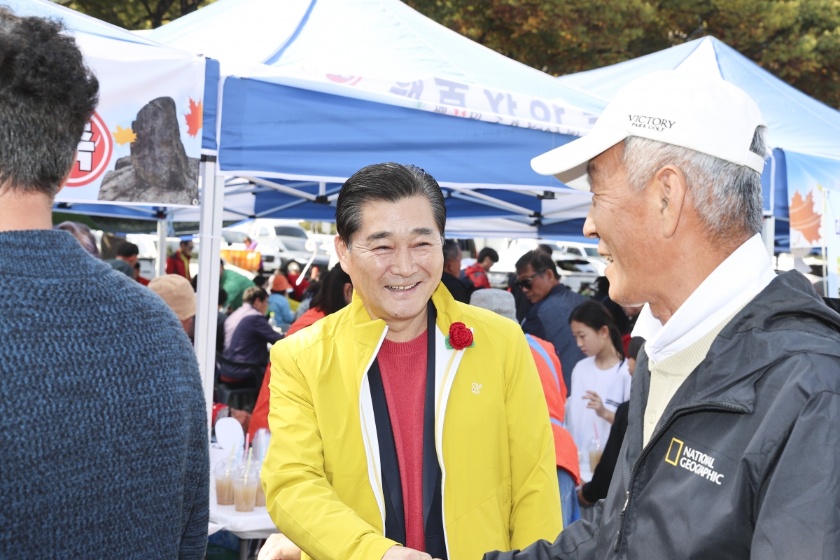 20251026-080[AMG_3422-1-제41회 금오산악제 및 한마음축제.jpg