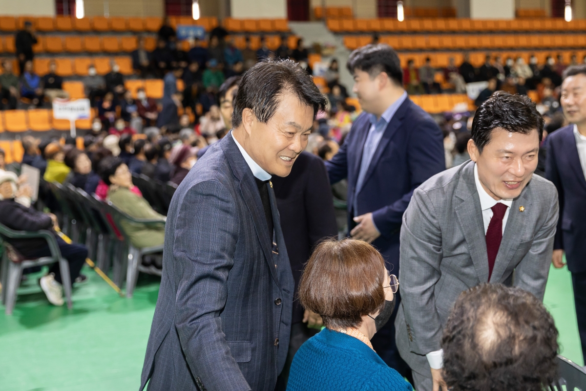 20251030-024[AMG_4463-제29회 노인의 날 기념식-1.JPG