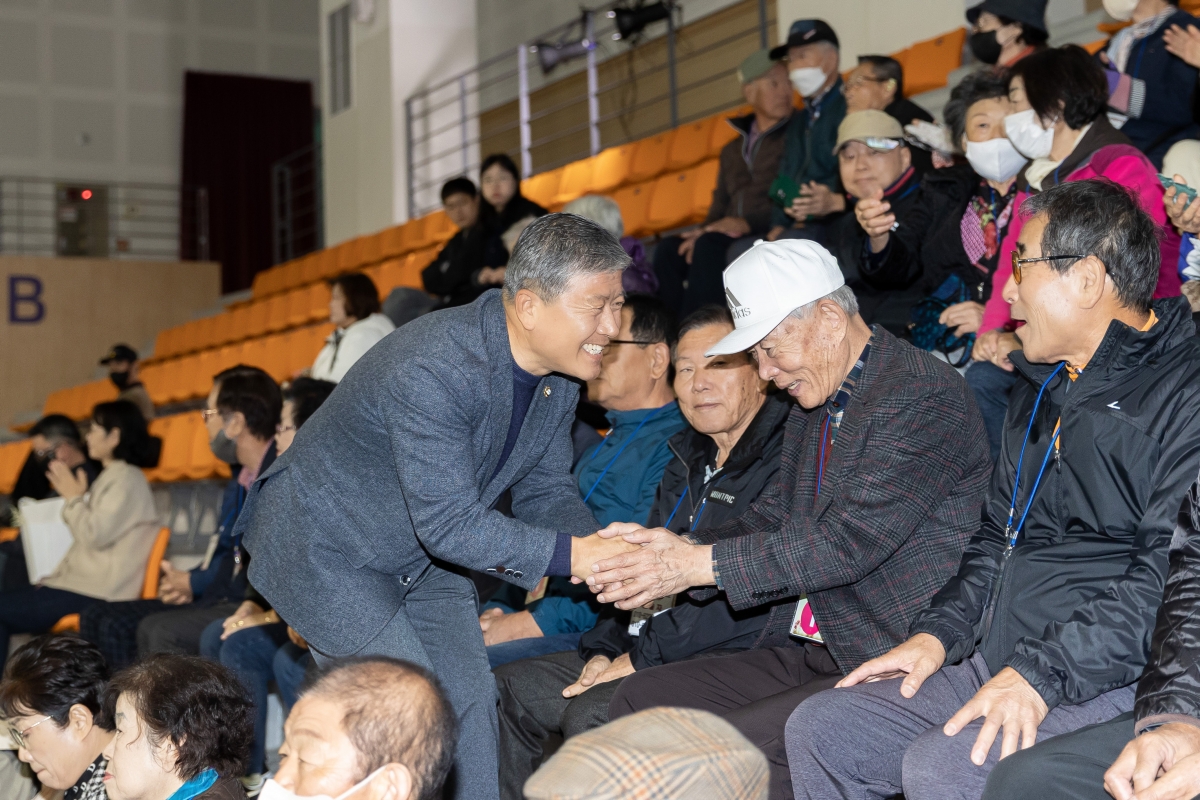 20251030-029[AMG_4472-제29회 노인의 날 기념식-1.JPG