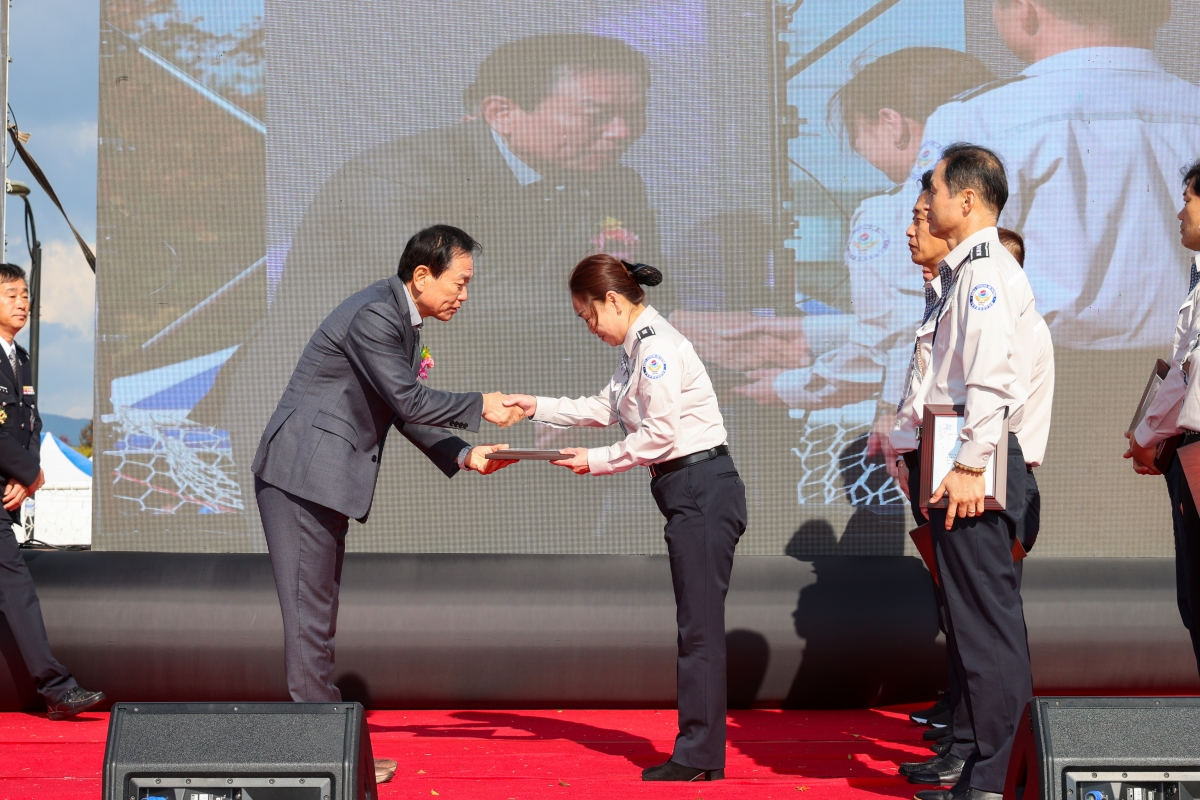 20251102-038[AMG_5258-1-구미시 자율방범 범죄예방 실천결의대회.JPG